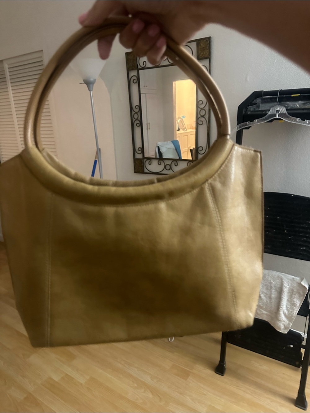 ⭐️Camel Handbag!⭐️ - Picture 4 of 13